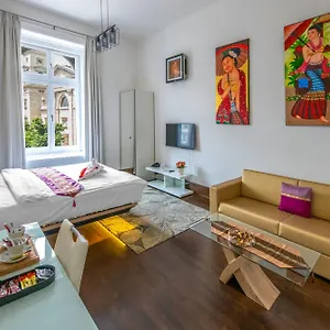 Andrassy Thai מלון
